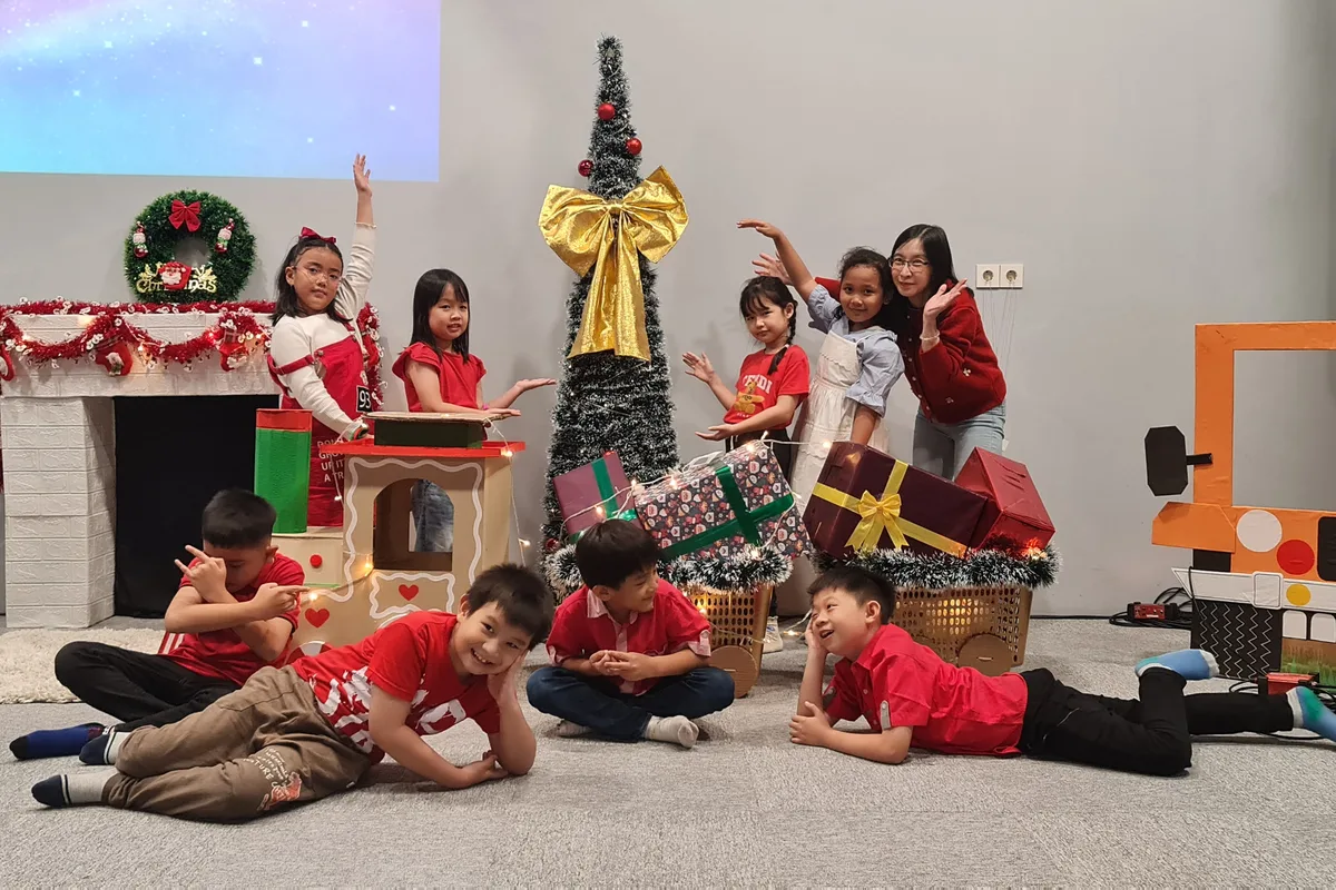 Anak-anak tampil dalam drama Natal Sekolah Minggu