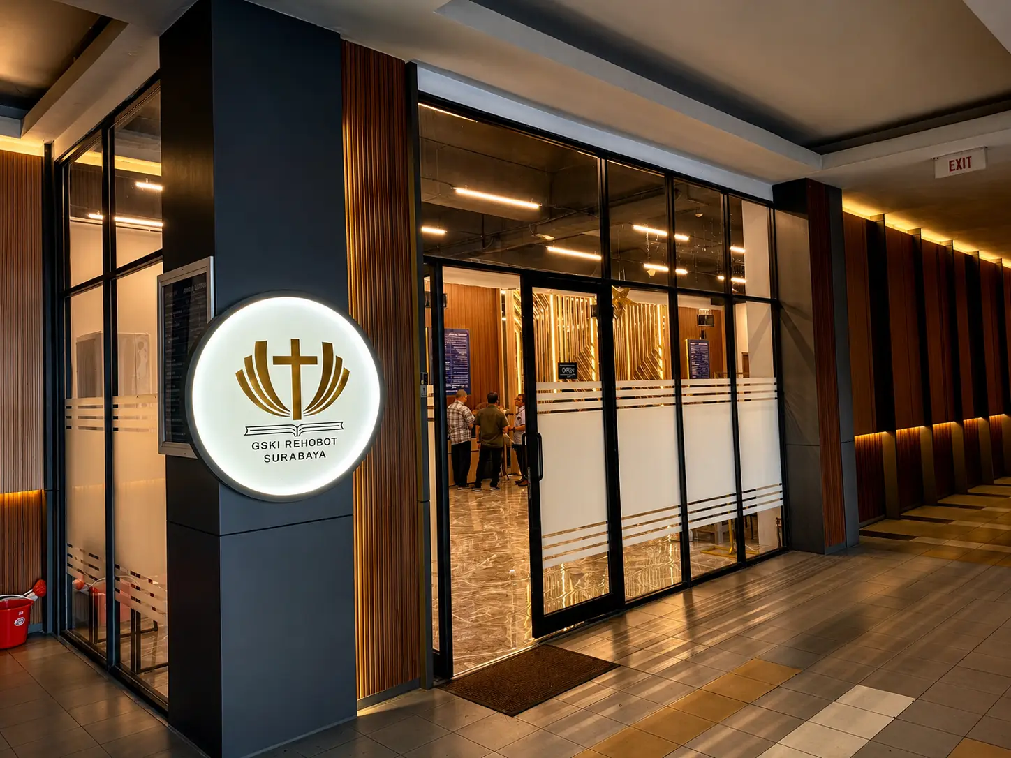 Pintu masuk GSKI Rehobot Surabaya